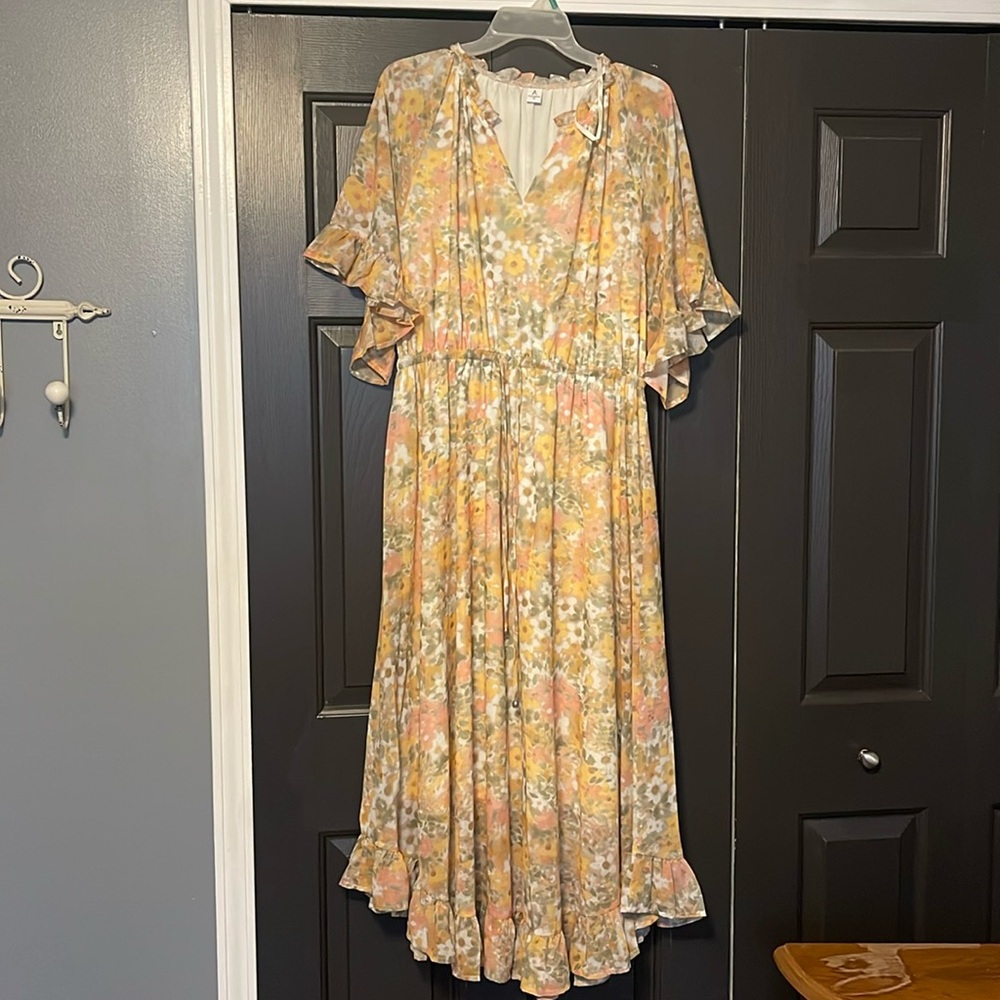 Pretty summer dress.